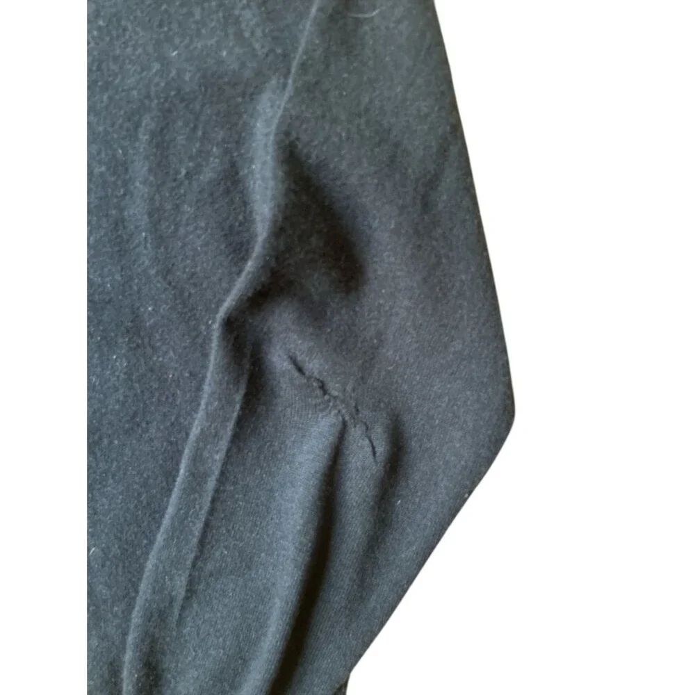 Lands’ End 100% Cashmere Navy V-Neck Sweater Mens Large **Elbow Repair**
